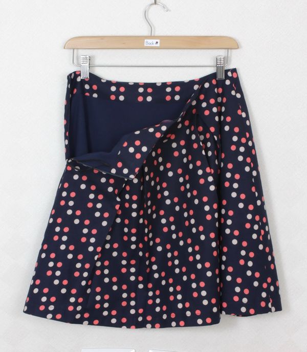 SK-274 กระโปรงแฟชั่น&ทำงาน ทรงบาน ผ้าคอตต้อนญี่ปุ่นพิมพ์ลาย POLKA DOT พื้นน้ำเงิน