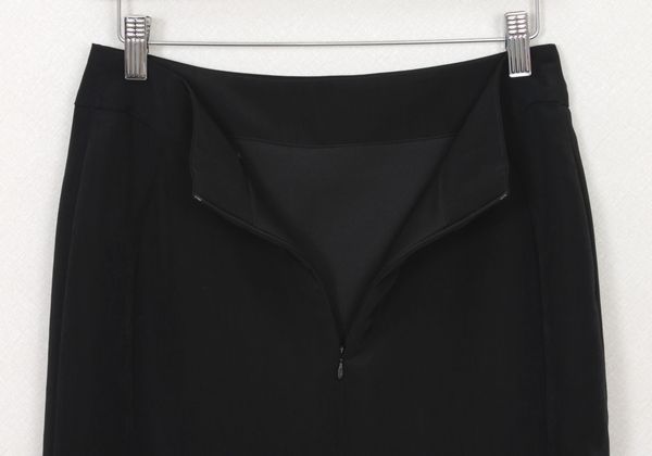 SK-273 กระโปรงแฟชั่น&ทำงาน ทรงสอบ ผ้าวาเลนติโน่สีดำ ด้านหลังจับจีบระบายซ้อนกัน