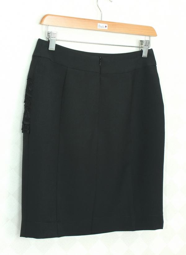 SK-348 กระโปรงแฟชั่น&ทำงาน ทรงสอบ ผ้าสลาฟญี่ปุ่นสีดำ ตัดต่อ 2 ชั้นด้วยผ้าลูกไม้สีดำ