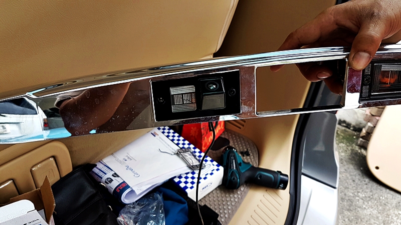 HYUNDAI H-1 ELITE 2016 [ จอแท้ตรงรุ่น + กล้องหลังแท้ + จอเพดาน + ดิจิตอลทีวี ] {ฉ3760}