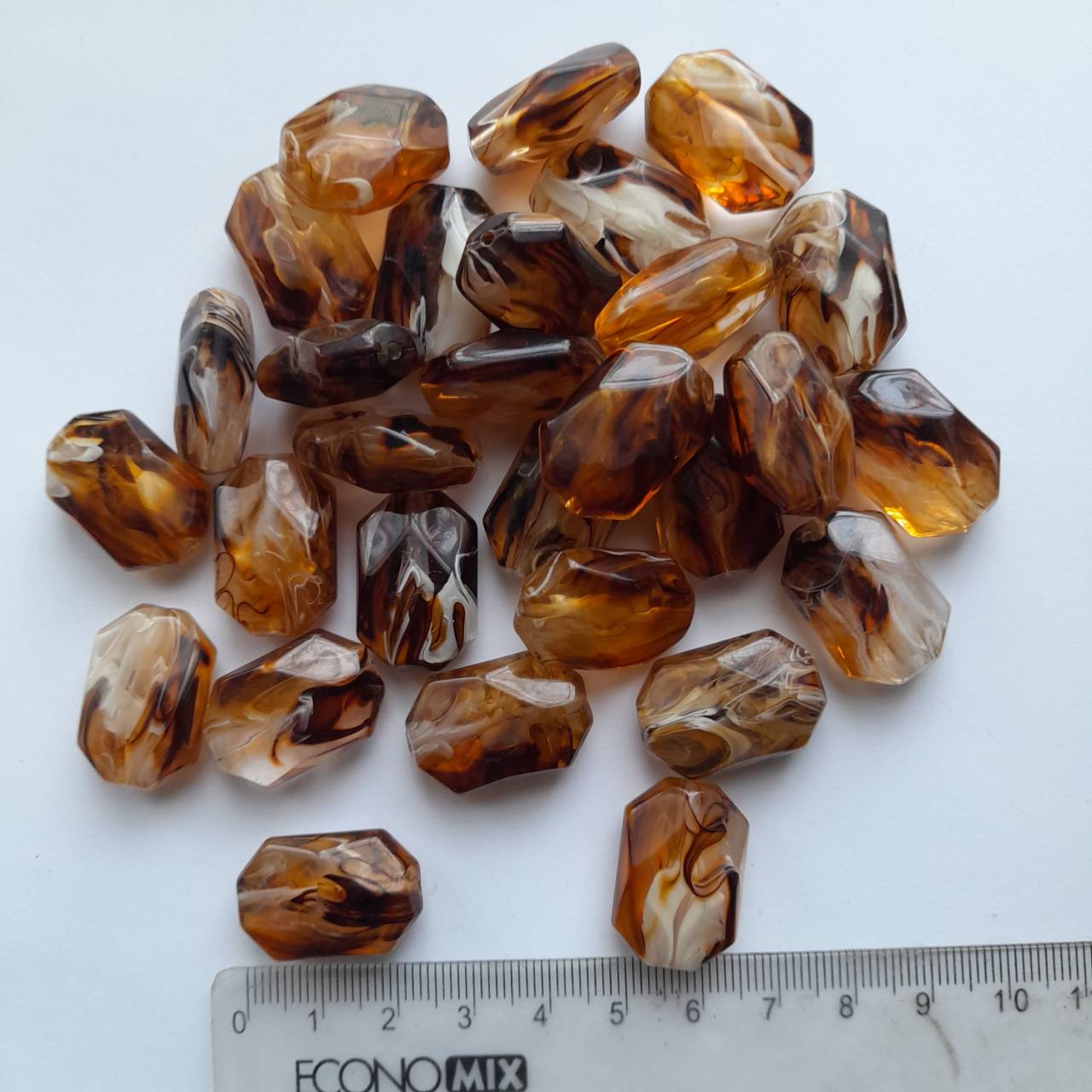 ลูกปัดอะครีลิค ใสลายคาราเมล ขนาด 25x15 มม. หนา 10 มม. 29 เม็ด