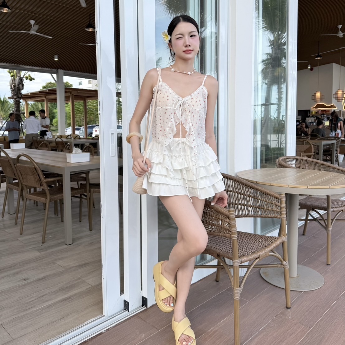 Yuki tank top 💕เสื้อสายเดี่ยวกรุยกราย ผูกโบว์หน้า