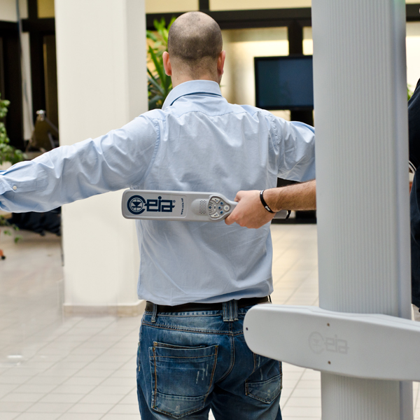 เครื่องตรวจจับโลหะ แบบมือถือ CEIA รุ่น PD240 รับประกันสินค้า 1 ปี