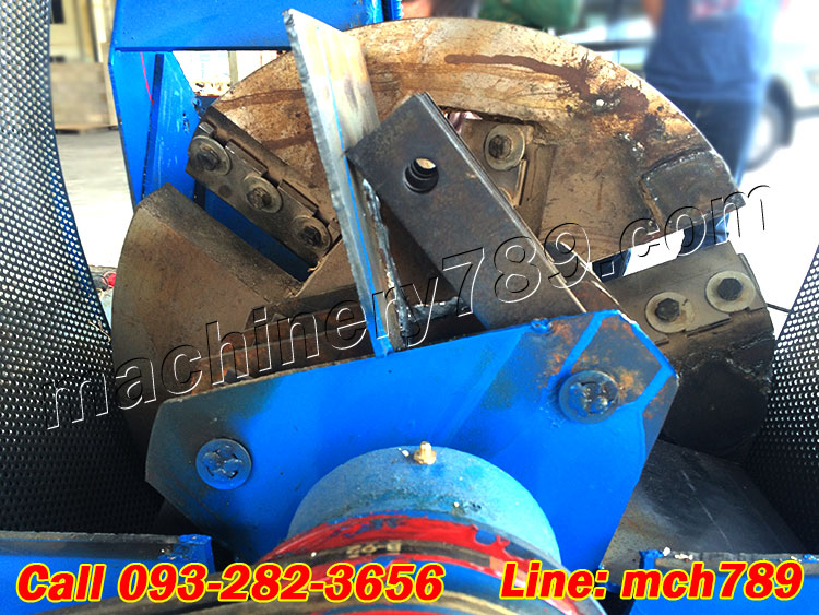 เครื่องบดไม้ขนาดกลาง รุ่นZUMO 5 ระบบ8ใบมีด กำลังผลิต3-4ตัน/ชม. เครื่องทำขี้เลื่อย เครื่องบดขี้เลื่อย เครื่องบดกิ่งไม้ เครื่องบดย่อยกิ่งไม้ Disc-Type Wood Crusher / Sawdust Crusher / Wood Powder Machine