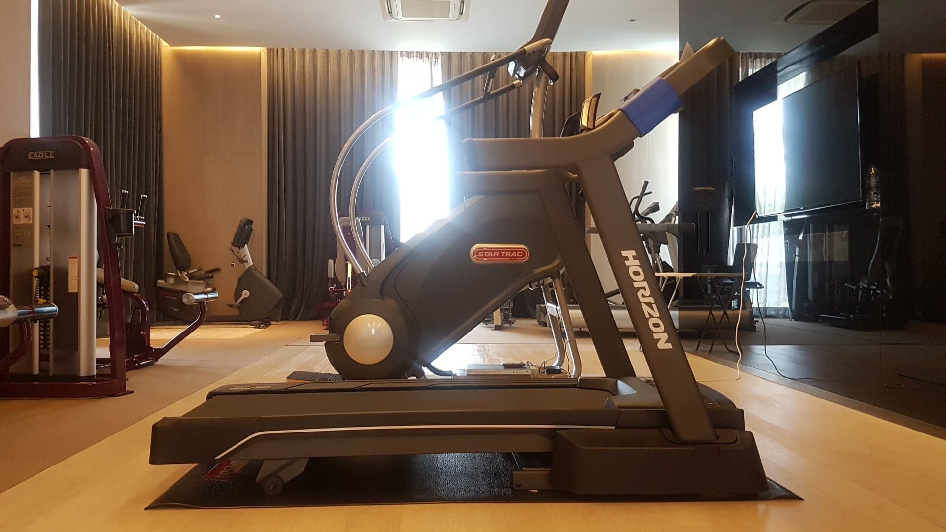 ลู่วิ่งไฟฟ้า Horizon 7.0AT USA