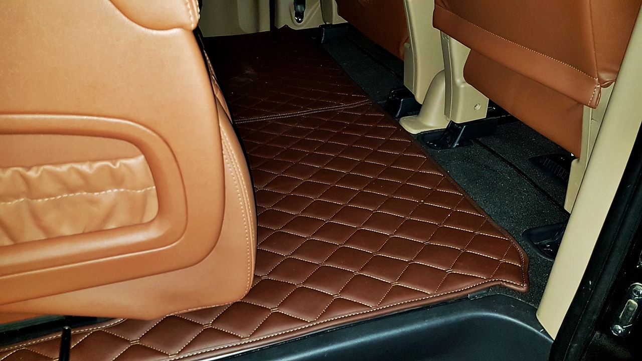 HYUNDAI H-1 DELUXE รถคุณดุล คันที่ 2 [ เบาะ + คอนโซล + ช่วงล่าง + แดมป์ + กุหลังคา + พรม + ล้อ + ประตูท้ายไฟฟ้า ] - นข 1515