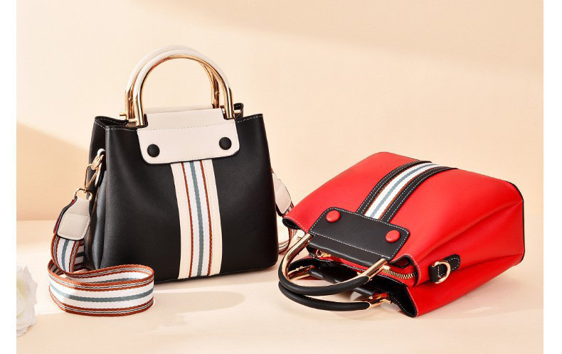 BAG-004 กระเป๋าถือแฟชั่นพร้อมสายสะพายสำหรับคุณผู้หญิง สีแดง