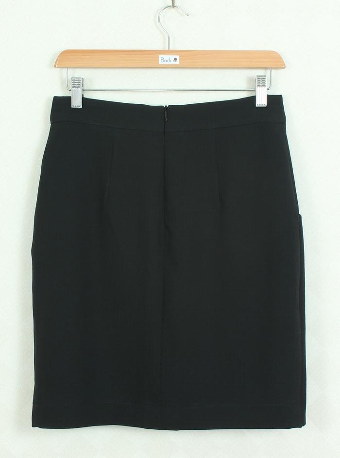 SK-269 กระโปรงทรงเอ ผ้าญี่ปุ่น BM สีดำ เป็นกระโปรงป้าย มีกระเป๋าล้วง 2 ข้าง
