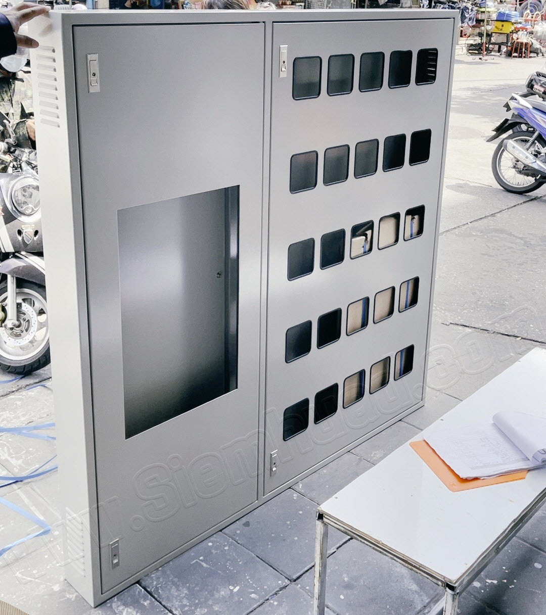 ตู้มิเตอร์สั่งทำ ตู้ฝาจม 2 ตอน 25 ช่อง + โหลดเซ็นเตอร์ LOAD CENTER MAIN LUG MAIN BREAKER (Schneider Electric) (อุปกรณ์ไฟฟ้า LOAD CABINET (KJL)
