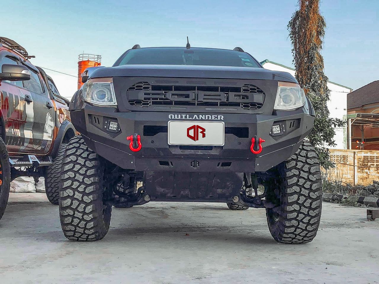 กันชนหน้า OUTLANDER รุ่น THUNDER Ford Ranger 2012-2014