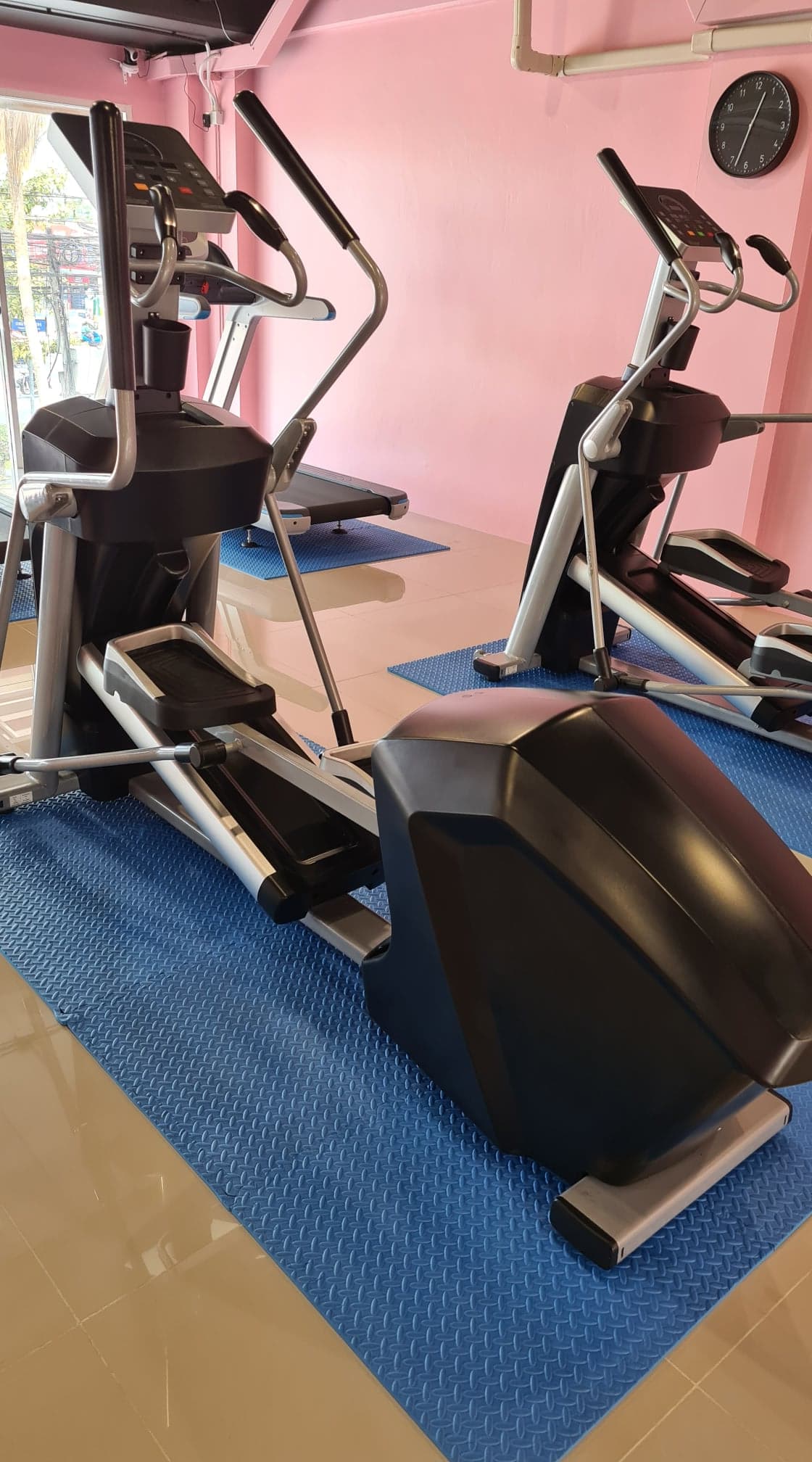 เครื่องเดินวงรี Elliptical รุ่น EX9201 Commercial