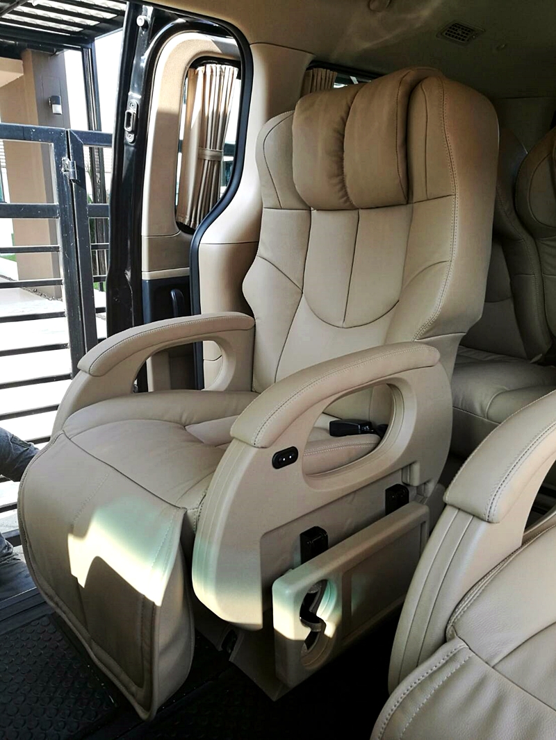 HYUNDAI H-1 DELUXE [ คอนโซลเพดาน + ประตูไฟฟ้า + เบาะ + ชุดแต่ง + ช่วงล่าง ] - ฮพ7222