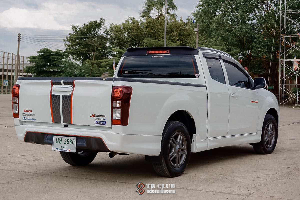 ชุดแต่งสเกิร์ตรอบคัน X-SERIES D-MAX 2016