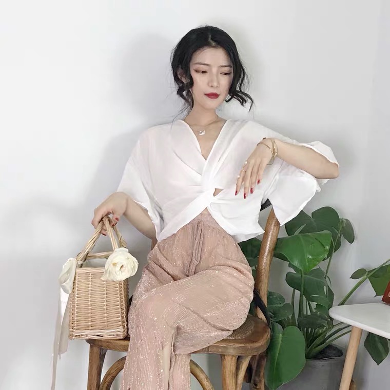 Linen crop เสื้อครอปม้วนหน้า แขนค้างคาว