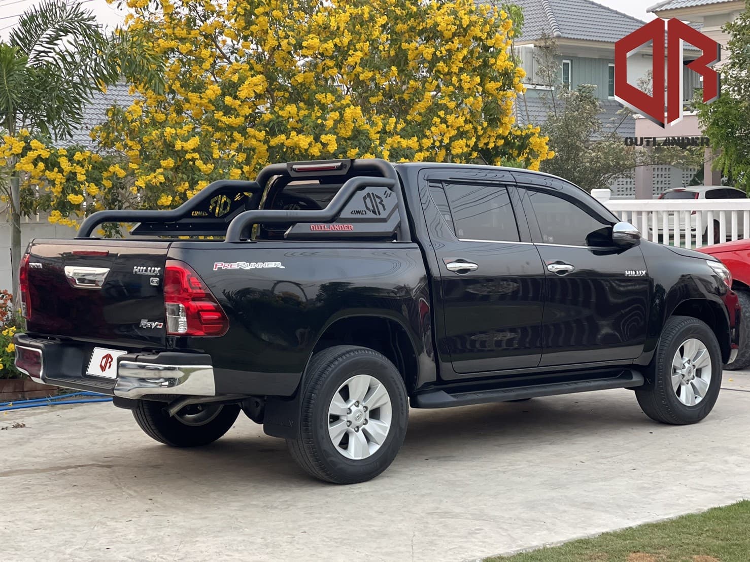 โรบาร์นิวโลโก้ Outlander