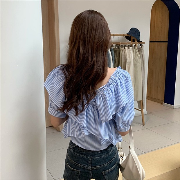 เสื้อปาดไหล่แขนสั้น Kathy blouse