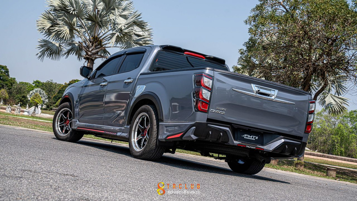ชุดแต่งสเกิร์ตรอบคัน THUNZER สำหรับ ALL NEW D-MAX 2023 (ตัวเตี้ย)