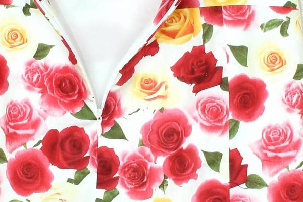 SK-338 กระโปรงแฟชั่น&ทำงาน ทรงสอบ ผ้าคอตต้อนญี่ปุ่นพิมพ์ลายดอกกุหลาบแดง ชมพู เหลือง พื้นขาว พร้อมโบว์คาดเอว