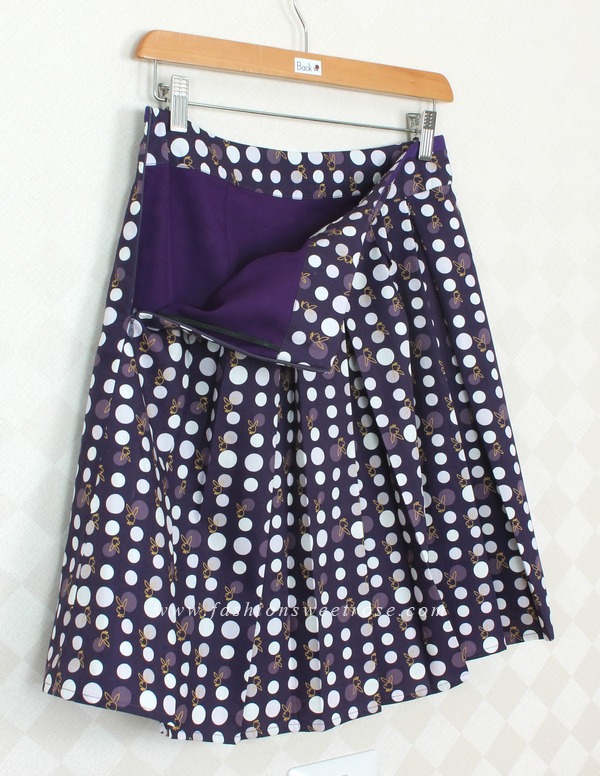 SK-303 กระโปรงแฟชั่น&ทำงาน ทรงบาน ผ้าคอตตอนญี่ปุ่น พิมพ์ลายจุดโทนม่วง