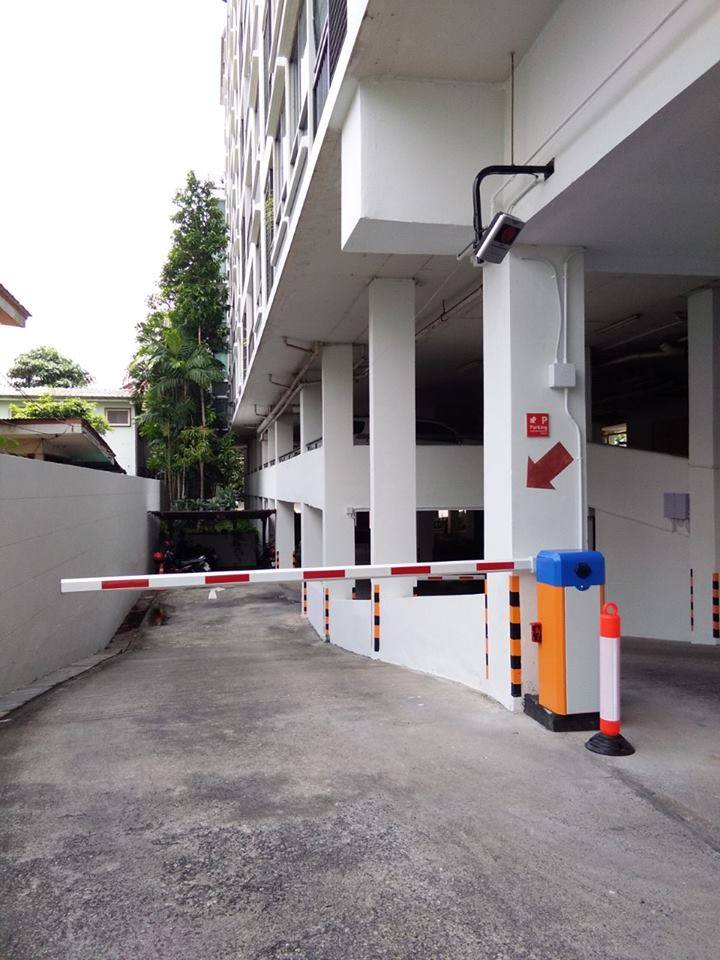 ระบบไม้กั้นรถยนต์อ่านป้ายทะเบียน ไม้กระดก ระบบไม้กั้นรถยนต์แบบทาบบัตร