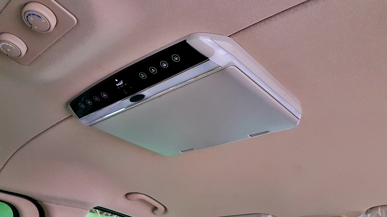 HYUNDAI H-1 TOURING 2016 [ เครื่องเสียง Pioneer + เบาะ + ชุดแต่งรอบคัน + push start + สปอยเลอร์ + ประตูไฟฟ้า ] {ง0990}