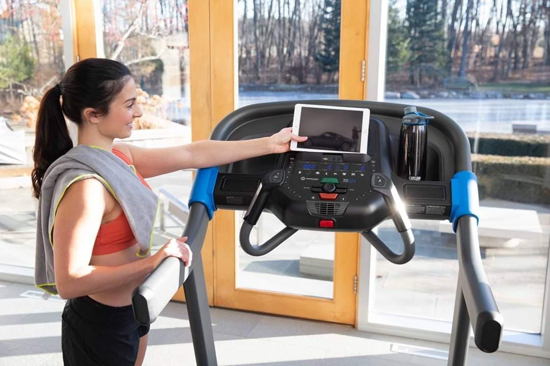 ลู่วิ่งไฟฟ้า Horizon 7.0AT USA