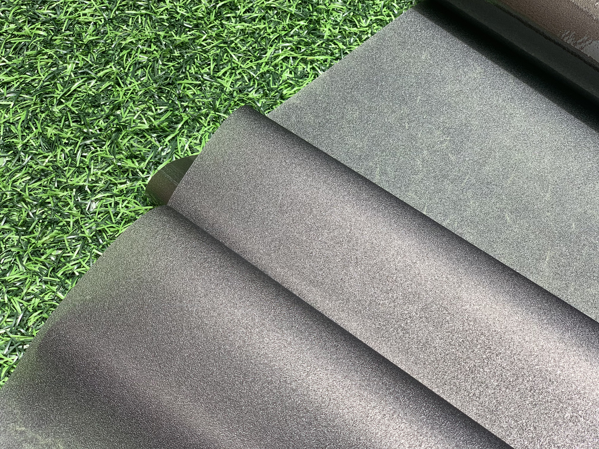 PVC สุญญากาศติดกระจก "ฝ้าดำโปร่งแสง" หน้ากว้าง 120cm (ราคาที่ระบุไว้ คือยาว 1 เมตร)