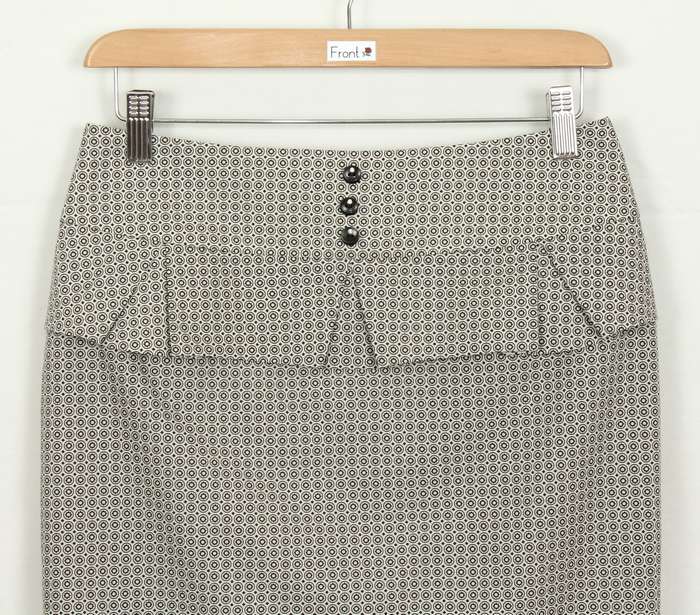 SK-217 กระโปรงแฟชั่น&ทำงาน ทรงสอบ ผ้าคอตต้อนญี่ปุ่นกราฟฟิกลายวงกลมเล็กโทนดำ-ขาว