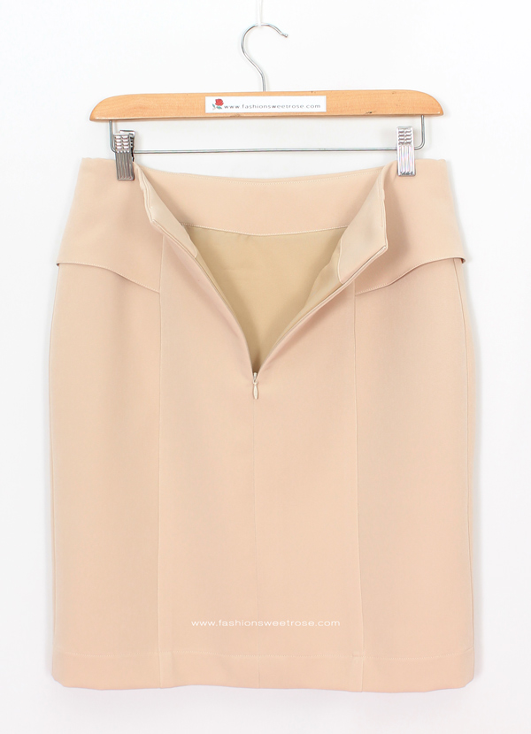 กระโปรงทรงสอบ แต่งระบายด้านหน้า ผ้า Double Twist สีเบจ / SK-483