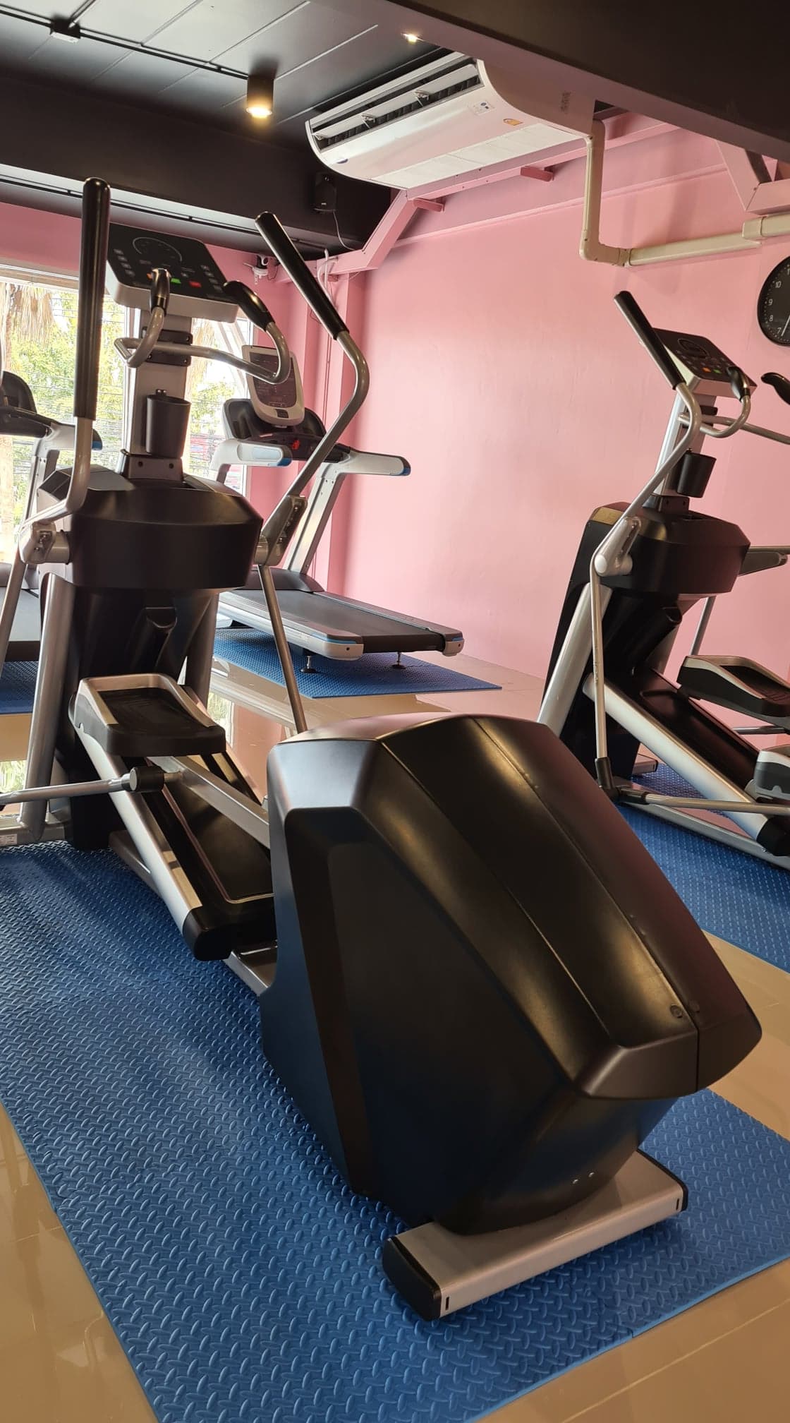 เครื่องเดินวงรี Elliptical รุ่น EX9201 Commercial