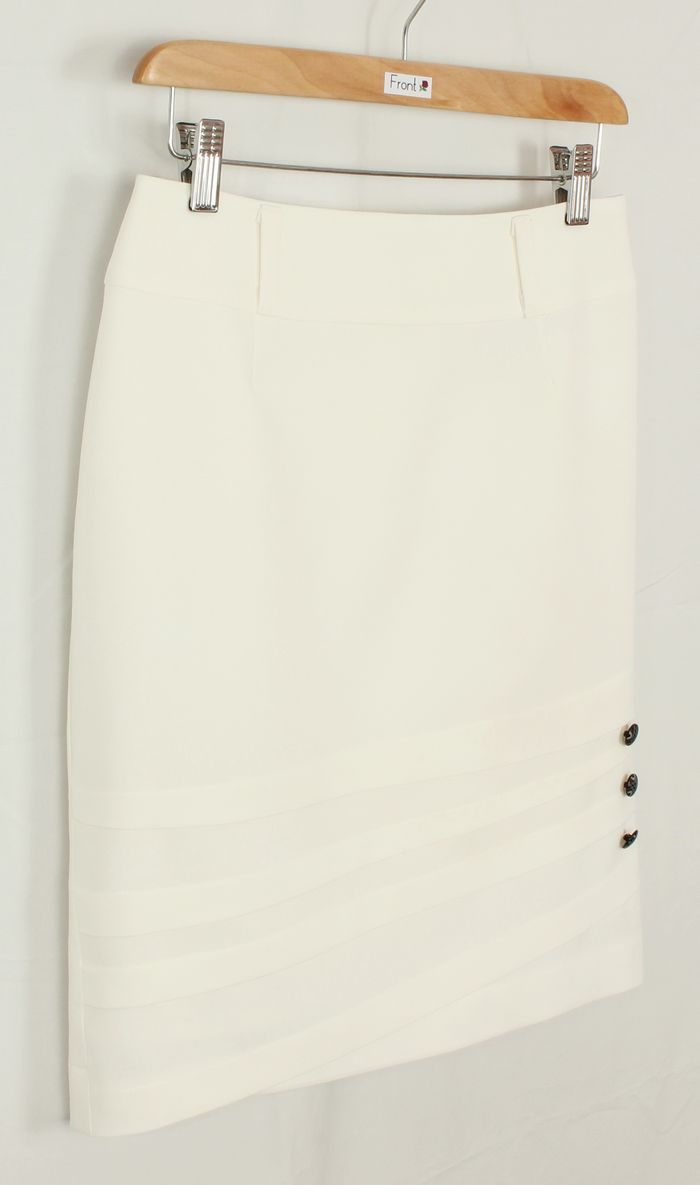กระโปรงแฟชั่น&ทำงาน กระโปรงทรงสอบ ผ้าไหมอิตาลีสีขาว ชายกระโปรงตีเกร็ดแต่งด้วกระดุม / SK-227
