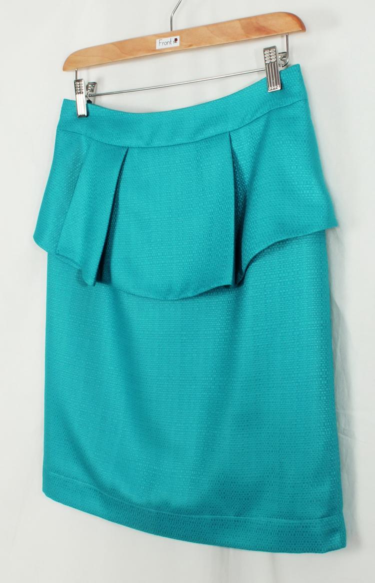 SK-191 กระโปรงแฟชั่น&ทำงาน ทรงสอบ ผ้า CHANEL สีฟ้า ด้านหน้ากระโปรงจับจีบระบาย