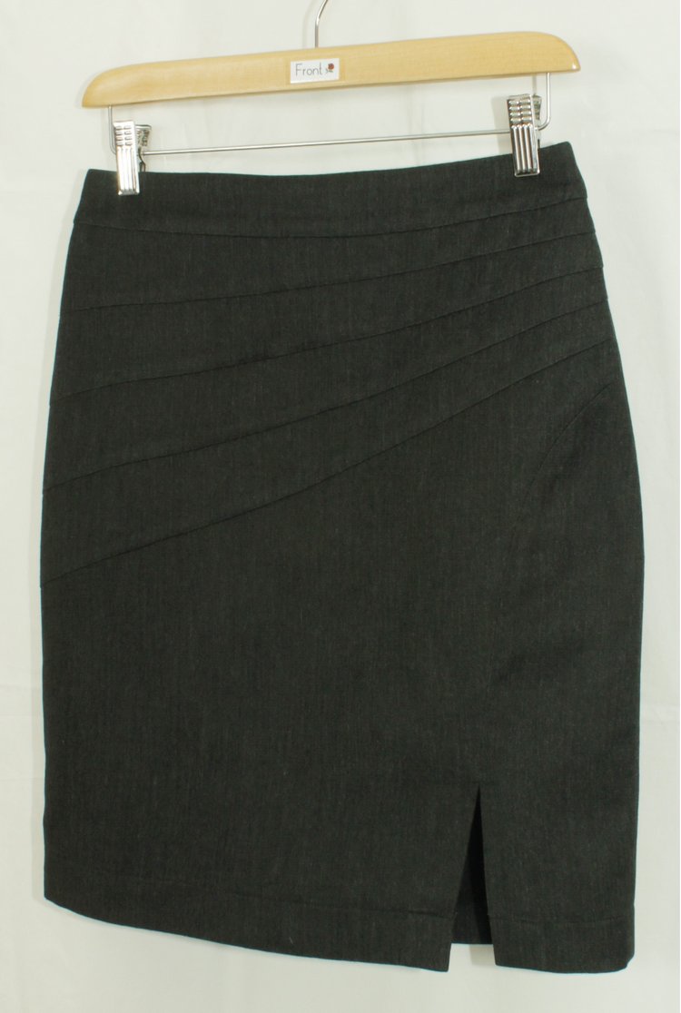 SK-182 กระโปรงแฟชั่น กระโปรงตัดต่อ ผ้าคอตต้อนญี่ปุ่นผสมสเปนเด็กสีดำมีลายในเนื้อผ้า