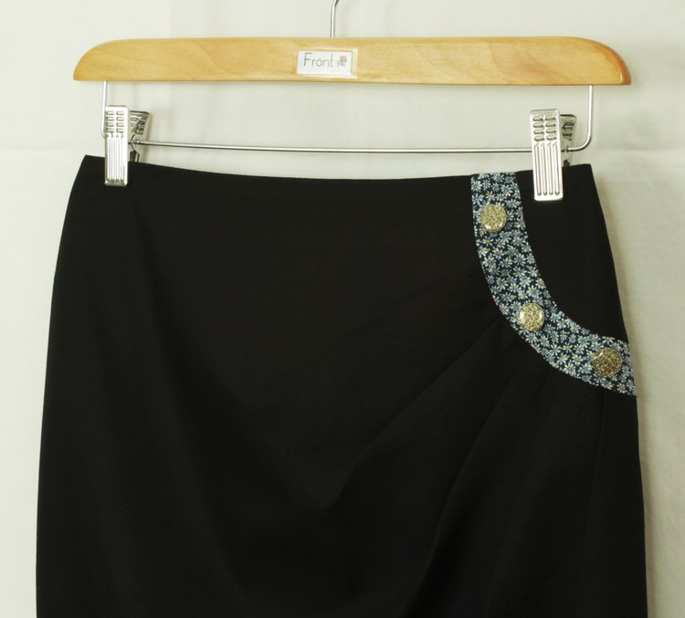 กระโปรงแฟชั่น&ทำงาน ทรงสอบจับจีบ 4 ชั้น ผ้าคอตต้อนญี่ปุ่นสีดำ / SK-111