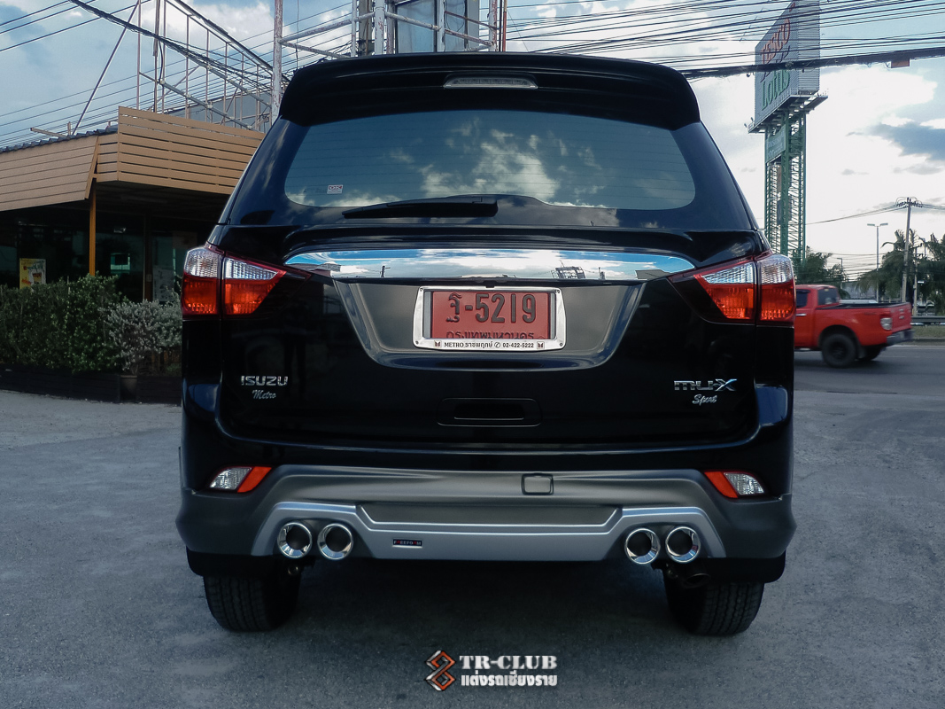 ชุดแต่งสเกิร์ตรอบคัน FREEFORM FM MU-X 2012-2016