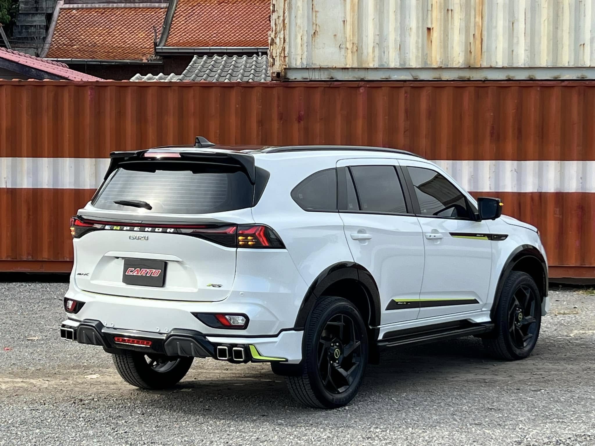 ชุดแต่งสเกิร์ตรอบคัน EMPERROR RS II ( RS ) MU-X 2025