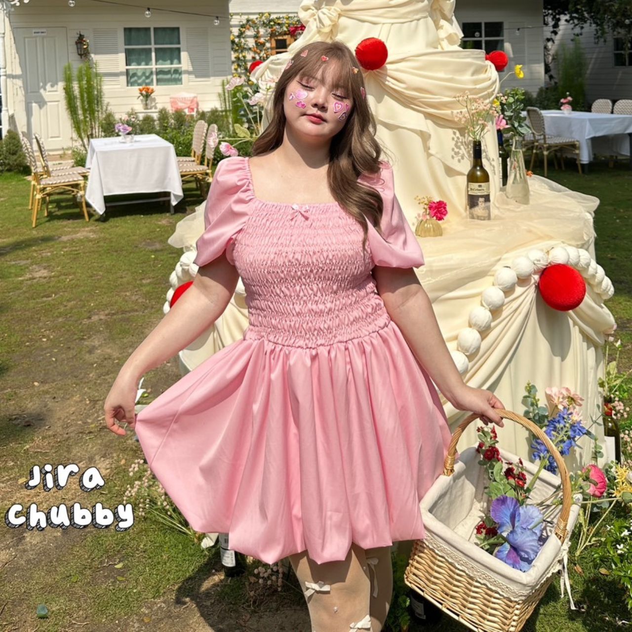 J097 เดรสสาวอวบ กระโปรงทรงบอลลูน อกได้ถึง 48นิ้ว หน้าผ้า50นิ้ว ขาว ชมพูนม อก 48-48