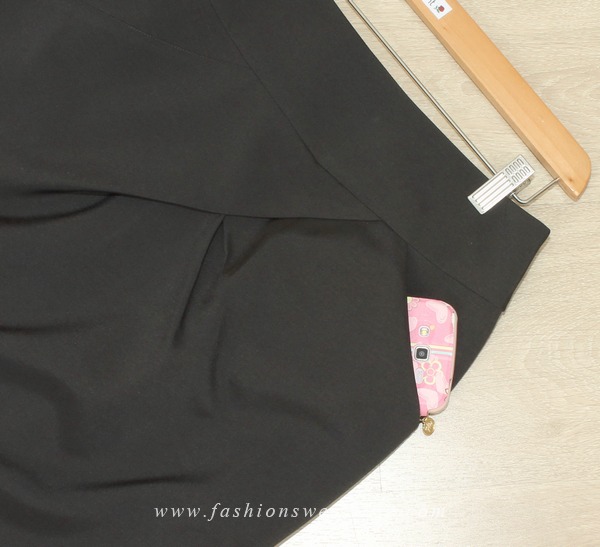 SK-361 กระโปรงแฟชั่น-ทำงาน ทรงสอบ ผ้าไหมอิตาลีสีดำ ด้านหน้ากระโปรงดีไซน์สวยเก๋ มีกระเป๋าข้าง