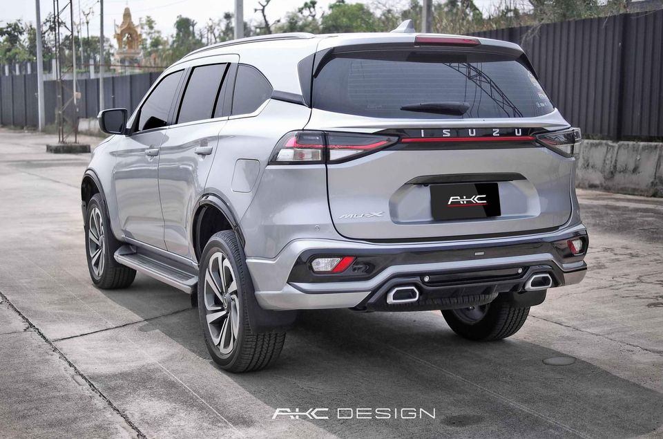 ชุดแต่งสเกิร์ตรอบคัน AKC สำหรับ Mu-X 2021