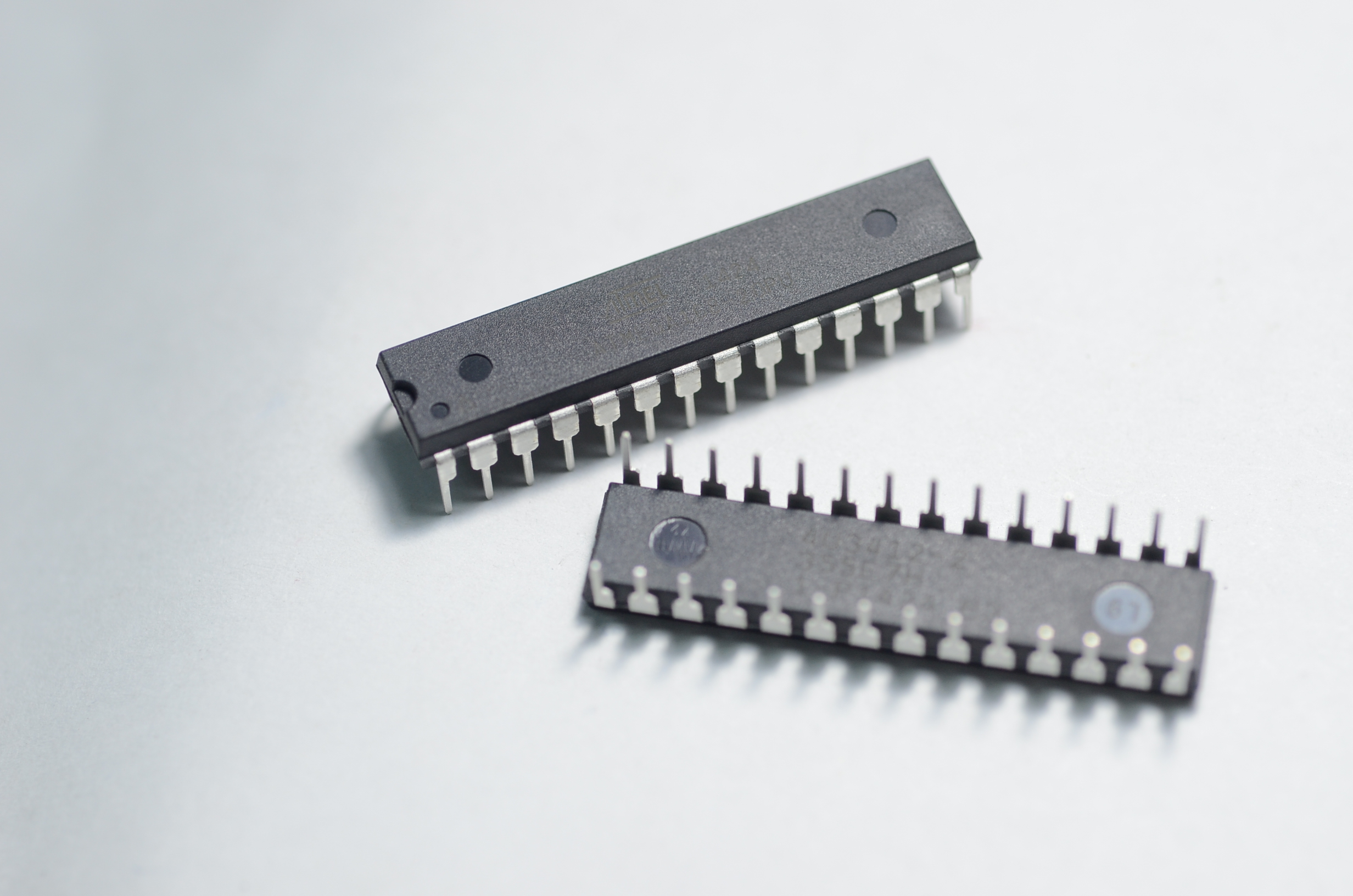 ATMega168-20PU : 8bit Microcontrolle,28Pin 10MHz