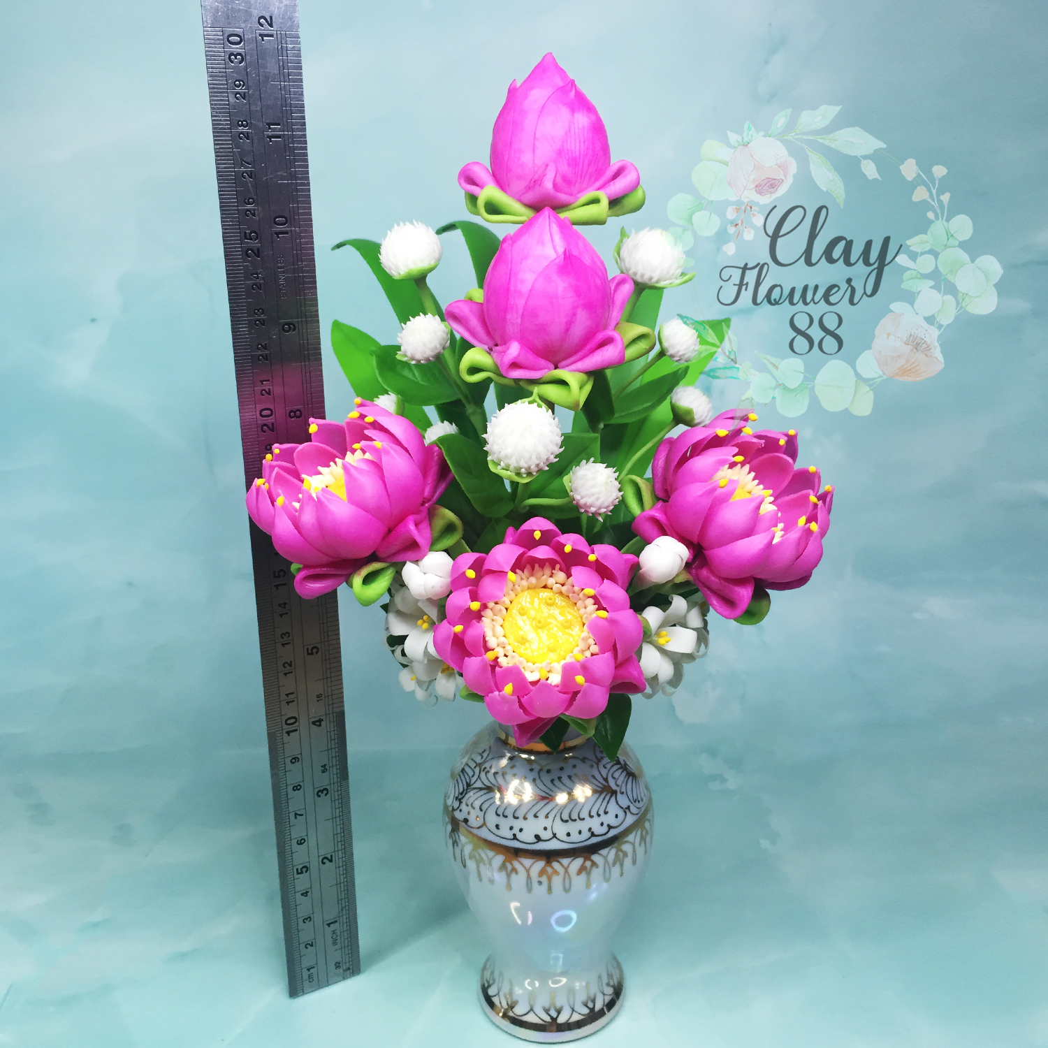 ชุดคู่ดอกบัว สีชมพู งานประดิษฐ์ ดินปั้น งานปั้น จาก ดินไทย ดอกไม้ ถวายพระ จัดชุดในแจกันเซรามิก ลายมุกทอง (สูง12 นิ้ว จำหน่ายเป็นคู่)