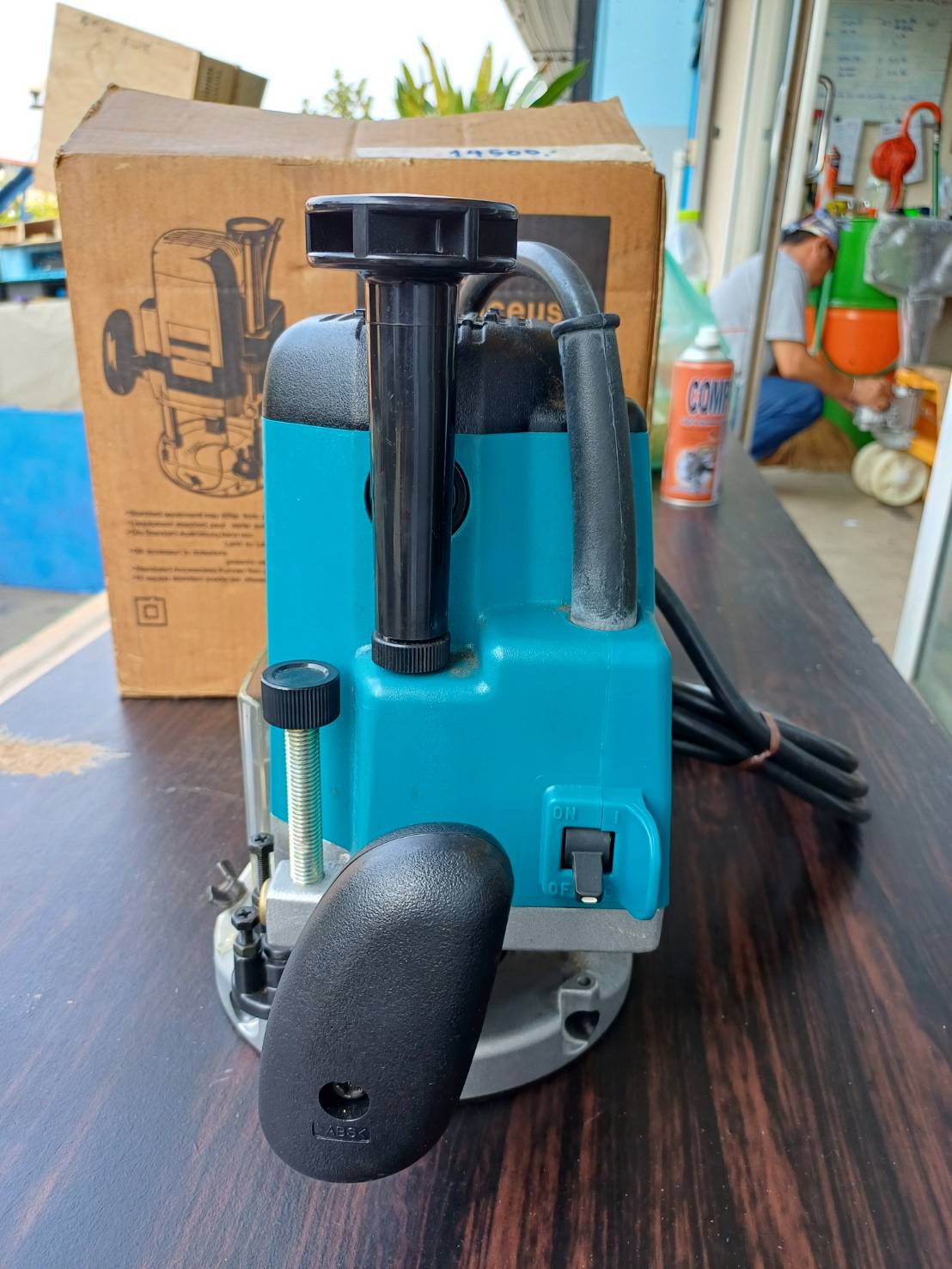 MAKITA เร้าเตอร์ไฟฟ้า / เครื่องเซาะร่องไม้ 1/2" รุ่น 3612 ELECTRIC ROUTER