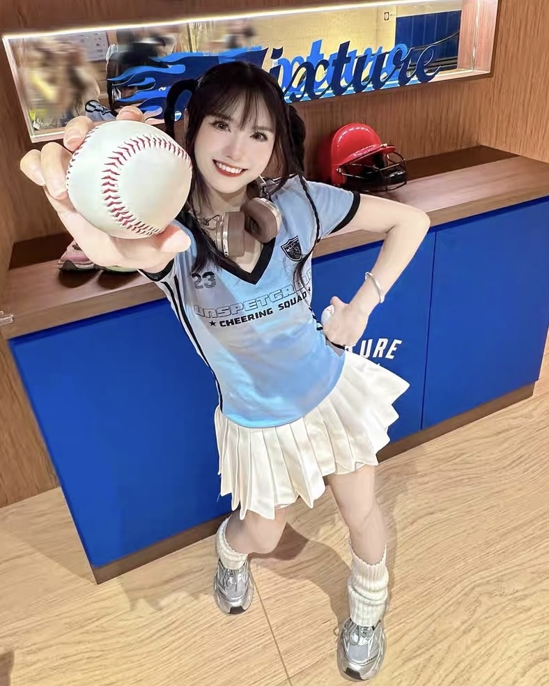 UNPS street tee เสื้อยืดแขนสั้นกุ้นขอบพิมพ์ลาย