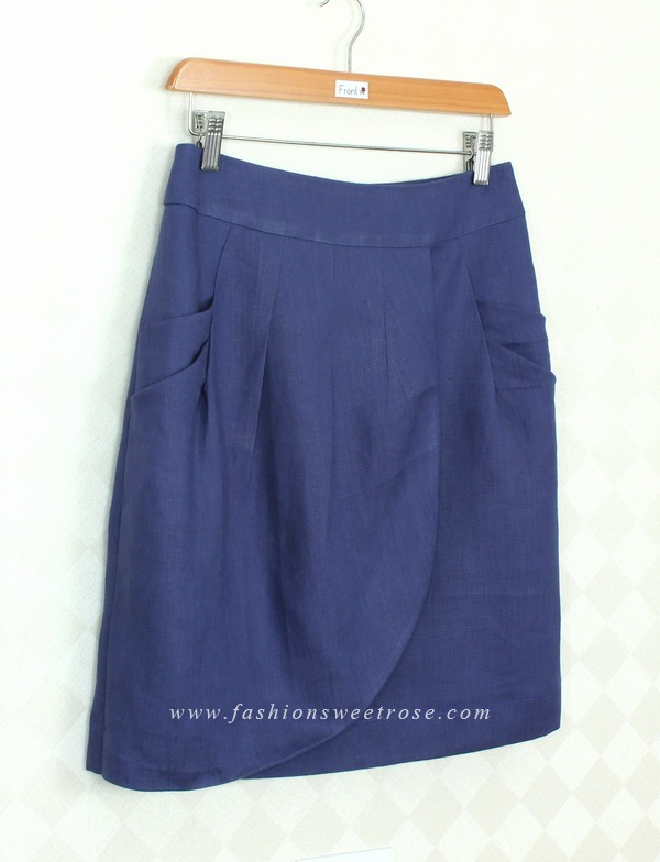 SK-363 กระโปรงทรงสอบ ผ้าลินินสีน้ำเงินคราม ด้านหน้ากระโปรงจับจีบทวิช