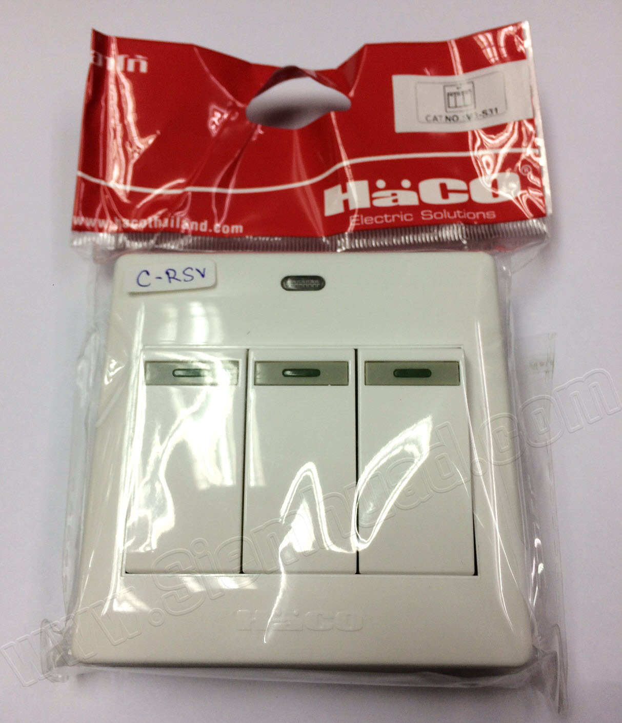สวิทช์ทางเดียว 3 ช่อง 16แอมป์ พร้อมกล่องหน้ากากลอย (HACO) M3-S31 (รุ่นไหม่ รหัส M3N)