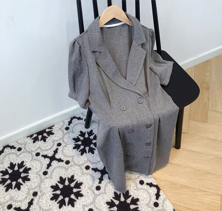 ชุดเดรสสูทแขนสั้น