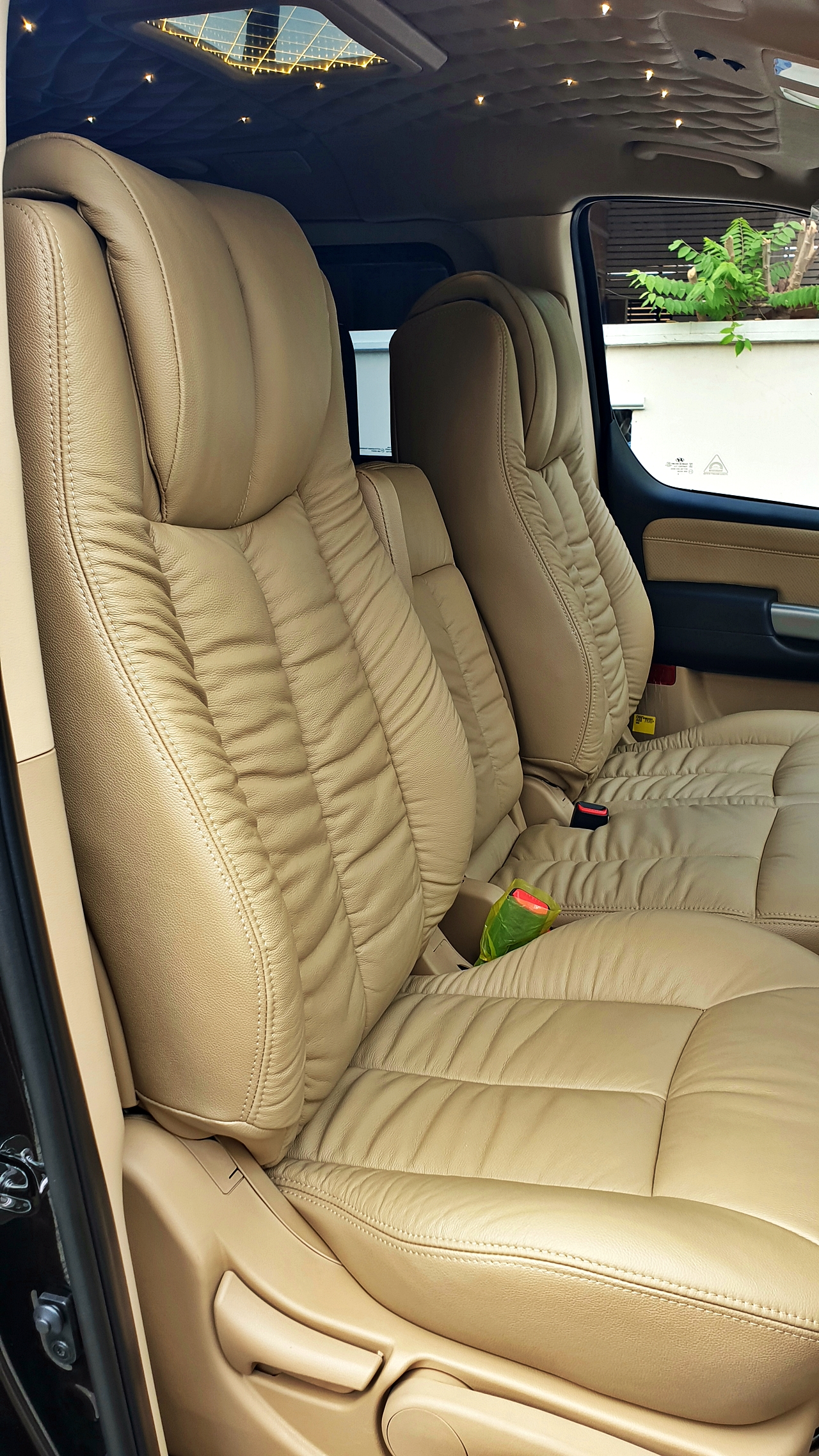 HYUNDAI H-1 ELITE 2018 [ ประตูไฟฟ้า + เบาะ vip + ท้าย 60:40 + คอนโซลทีวี 24 นิ้ว ] { บ1326 }