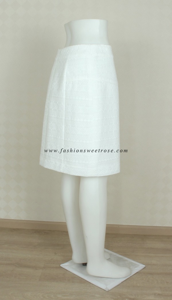 SK-358 กระโปรงทรงเอ ผ้าลูกไม้คอตต้อนญี่ปุ่นสีขาว แต่งกุ้นระบายด้วยผ้าสีขาว