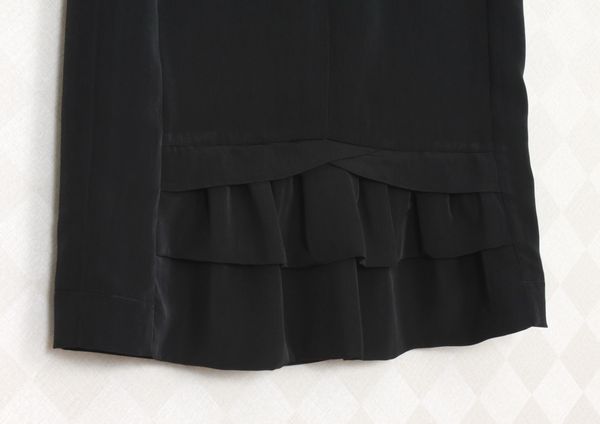 SK-273 กระโปรงแฟชั่น&ทำงาน ทรงสอบ ผ้าวาเลนติโน่สีดำ ด้านหลังจับจีบระบายซ้อนกัน