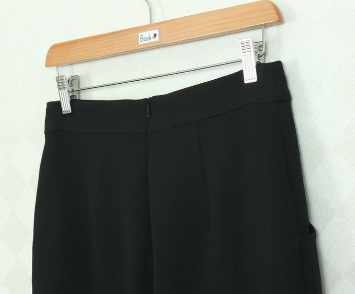 SK-269 กระโปรงทรงเอ ผ้าญี่ปุ่น BM สีดำ เป็นกระโปรงป้าย มีกระเป๋าล้วง 2 ข้าง